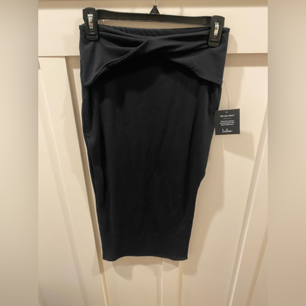 Lulu's Black Ribbed Twist-Waist Midi Skirt